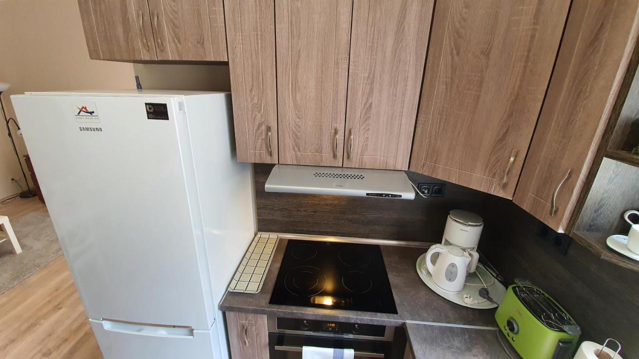 Aqua Apartman Tiszaújváros Exteriör bild