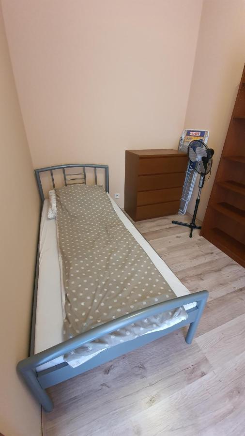 Aqua Apartman Tiszaújváros Exteriör bild