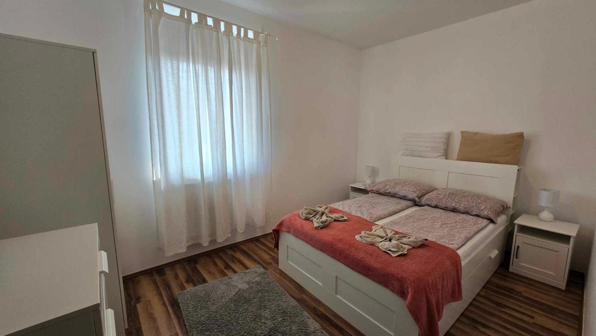 Aqua Apartman Tiszaújváros Exteriör bild