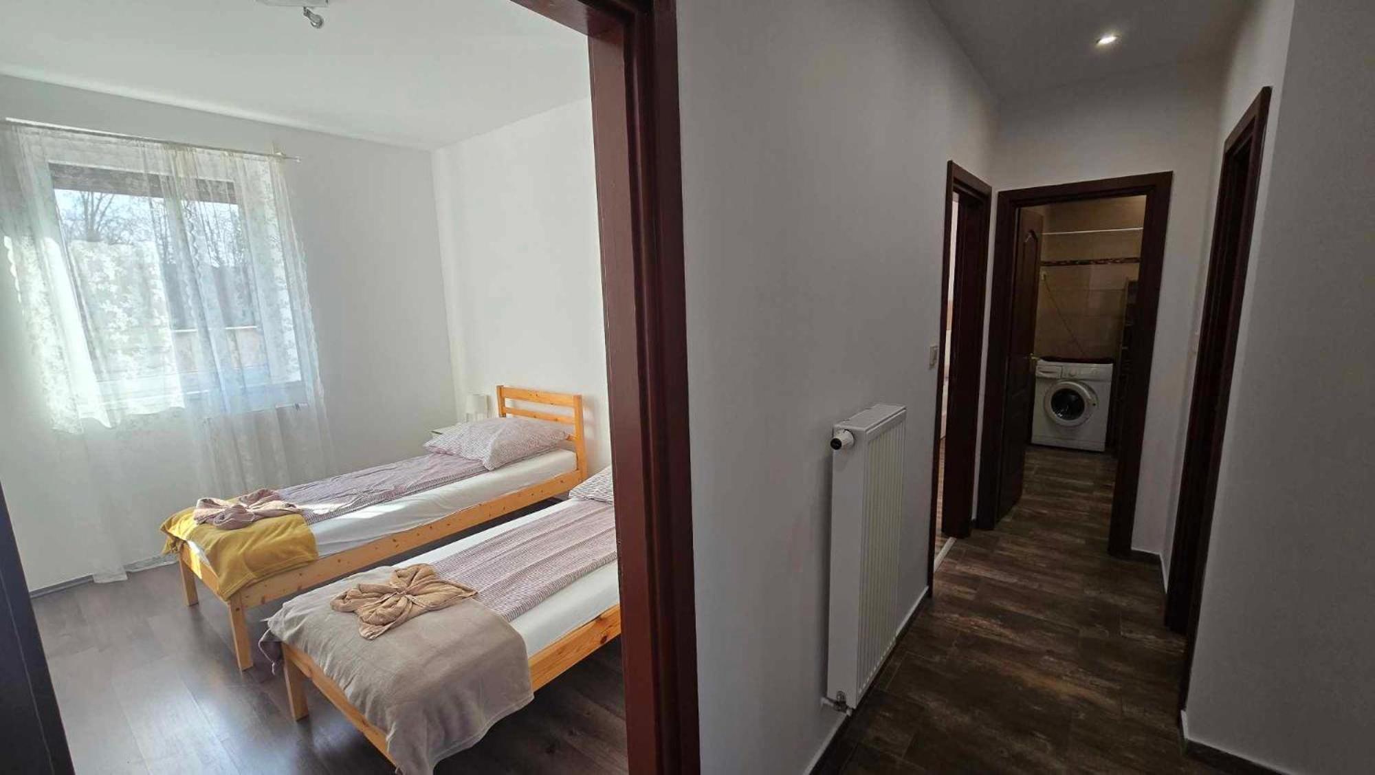 Aqua Apartman Tiszaújváros Exteriör bild