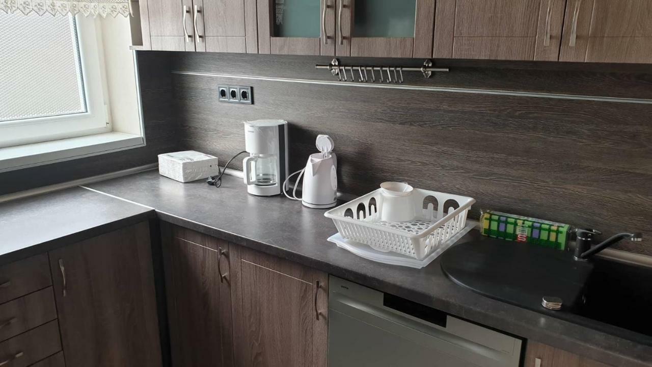 Aqua Apartman Tiszaújváros Exteriör bild