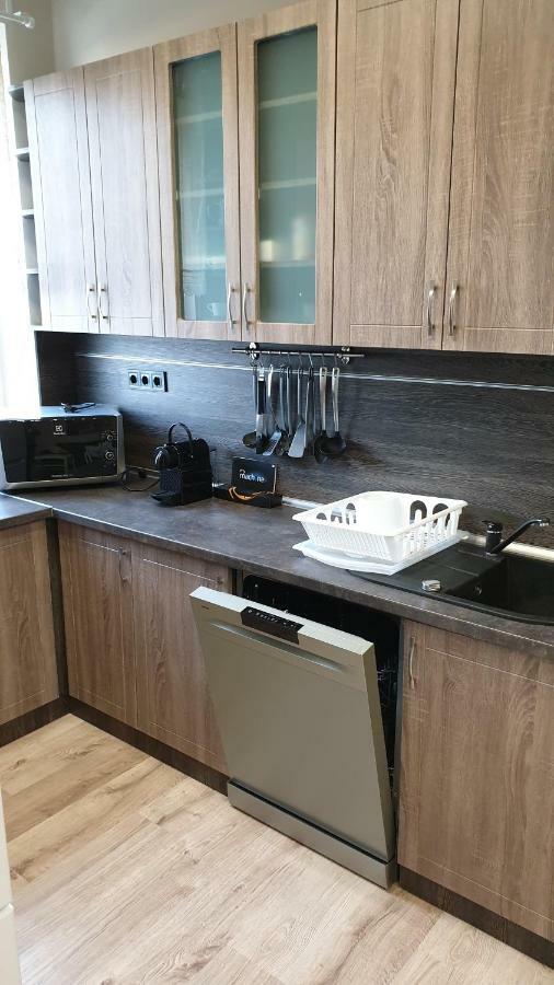 Aqua Apartman Tiszaújváros Exteriör bild